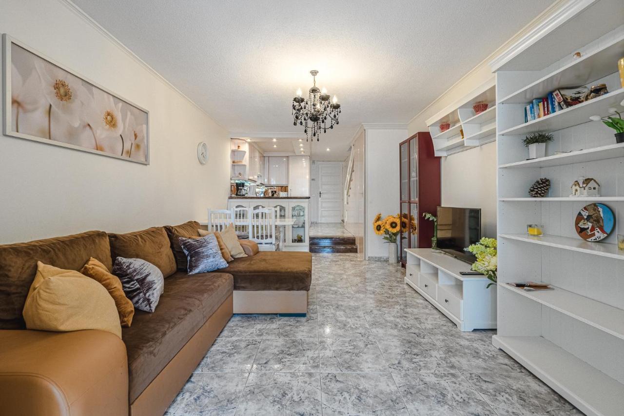 Апартаменты Townhouse Parque Santiago 2 Арона Экстерьер фото